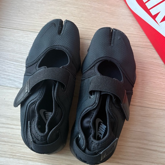 Nike Air Rift - Picture 3 of 4